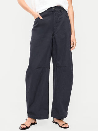 Pantalones chinos tipo barril de tiro medio.