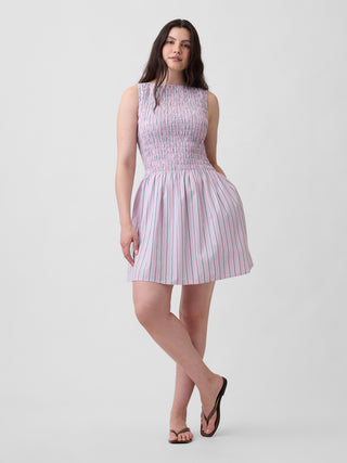 Minivestido fruncido con cuello barco.