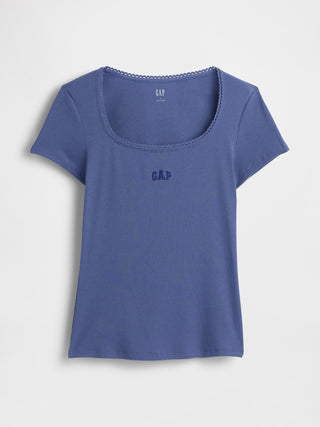 Top de canalé con cuello redondo y logo de Gap.