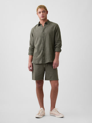 Camisa de mezcla de lino con corte estándar.