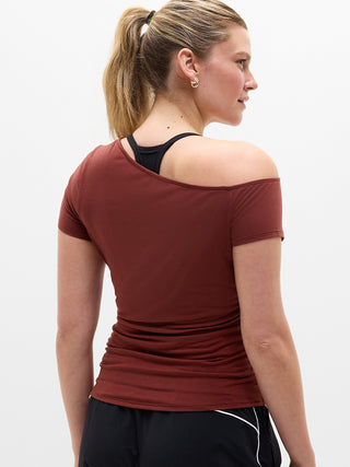 Camiseta con un hombro Move With Ease.