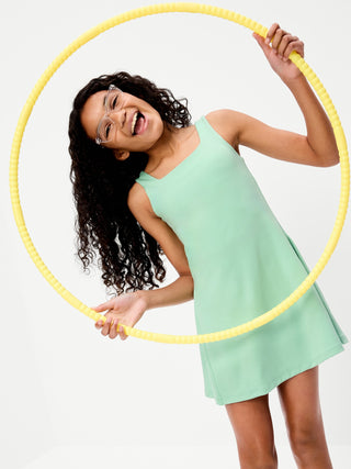 Vestido deportivo sin mangas StudioSmooth para niñas.