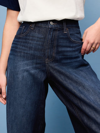 Jeans elásticos holgados de pierna ancha y cintura alta.