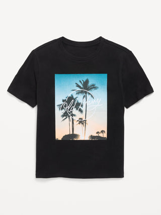 Camiseta de manga corta con logo gráfico para niño.