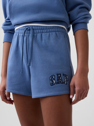 Shorts con logo de Gap.