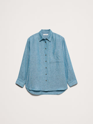 La camisa de lino extragrande.