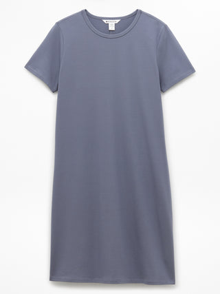 Vestido estilo camiseta esencial.