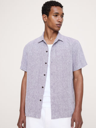 Camisa Resort de lino de peso medio de corte estándar.