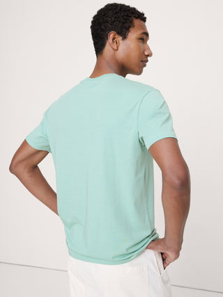 Camiseta ligera de algodón con cuello redondo.