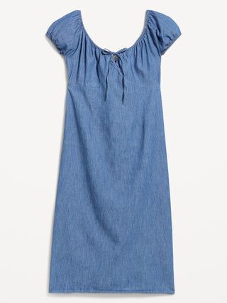 Vestido midi de manga corta con cuello redondo.