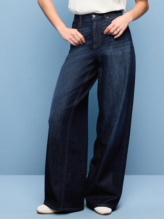 Jeans elásticos holgados de pierna ancha y cintura alta.