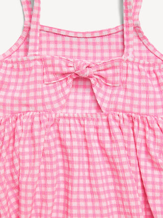 Conjunto de vestido arrugado sin mangas estampado y pantalones cortos de motociclista para niñas pequeñas.