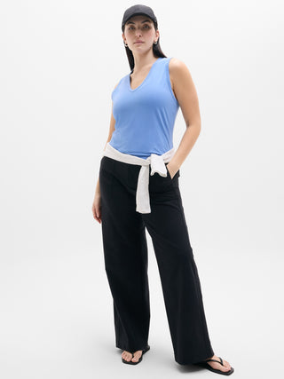 Camiseta sin mangas con cuello en V Foundation.