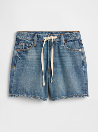Shorts de mezclilla SuperSoft de tiro alto con cordón ajustable.