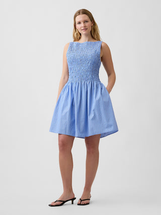 Minivestido fruncido con cuello barco.
