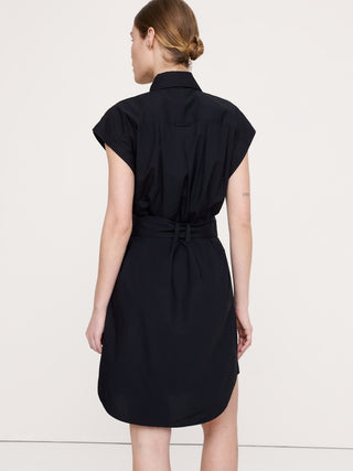 Vestido camisero mini de popelina de algodón con cinturón.