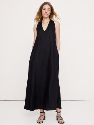 Vestido largo de lino con cuello halter.