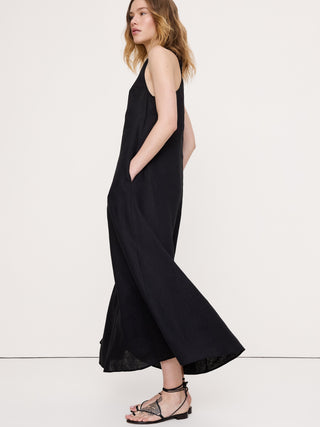 Vestido largo de lino con cuello halter.