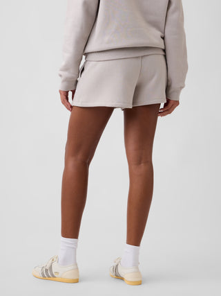 Shorts con logo de Gap.
