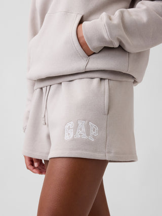 Shorts con logo de Gap.