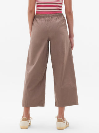 Pantalón de barril tejido para niña Athleta.