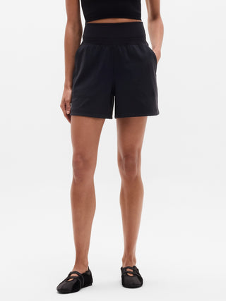 Short Deportivo Talle Medio con Bolsillos