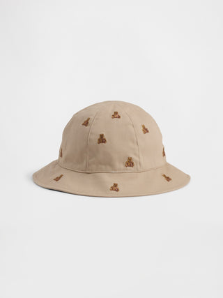 Gorro de pescador con osito Brannan para niño pequeño.
