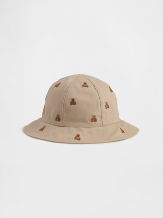 Gorro de pescador con osito Brannan para niño pequeño.