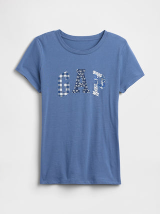 Camiseta con logo de Gap.