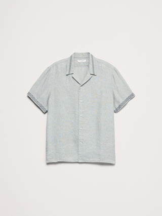 Camisa Resort de lino bordada de corte estándar.