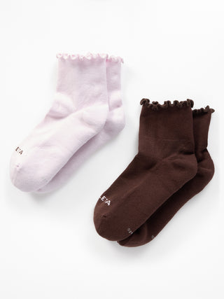 Paquete de 2 calcetines cortos Athleta con volantes para uso diario.