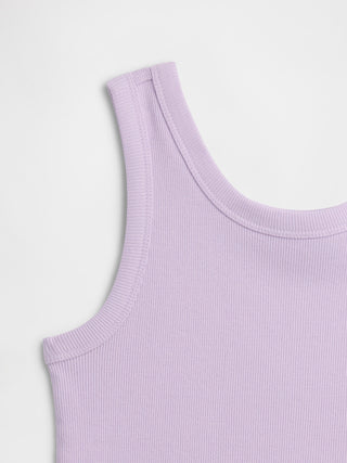 Camiseta sin mangas de canalé para niños.