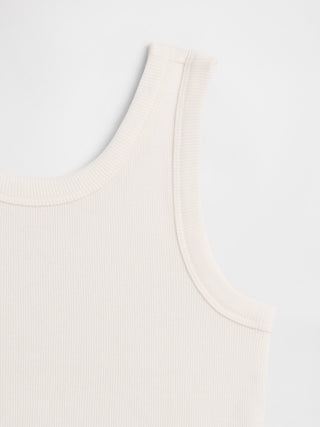 Camiseta sin mangas de canalé para niños.