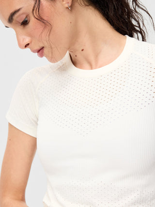 Camiseta corta con textura sin costuras.