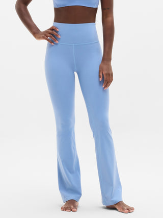 Pantalón acampanado de talle ultraalto Elation.