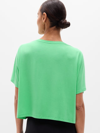 Camiseta corta con facilidad.