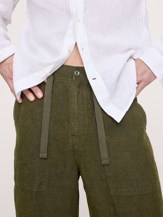 Pantalón de playa utilitario relajado de lino.
