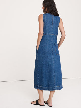Vestido midi recto de mezclilla.