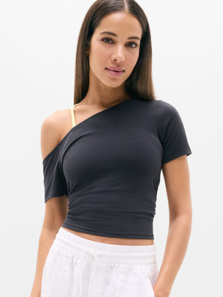 Camiseta con un hombro Move With Ease.