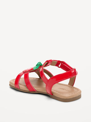 Sandalias brillantes de piel sintética para niñas pequeñas.