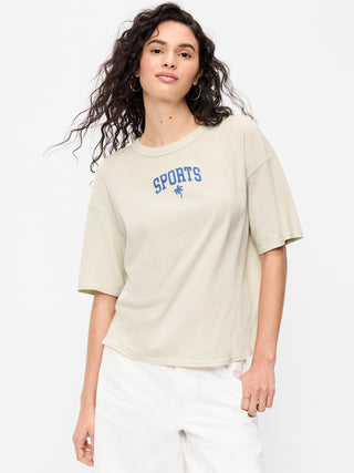 Camiseta holgada de manga corta con cuello redondo.