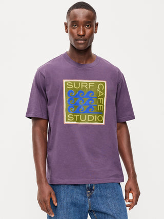 Camiseta gráfica pesada.