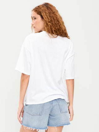Camiseta holgada de manga corta con cuello redondo.