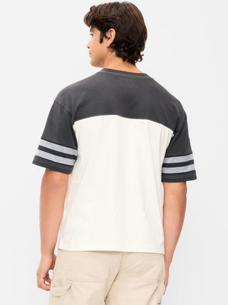 Camiseta pesada de manga corta estilo fútbol.