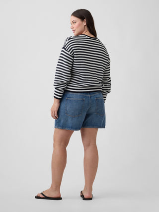 Shorts de mezclilla SuperSoft de tiro alto con cordón ajustable.