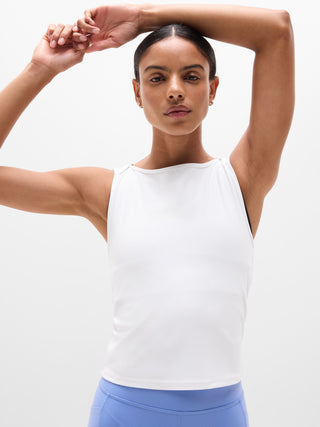 Transcend Camiseta sin mangas con espalda abierta.