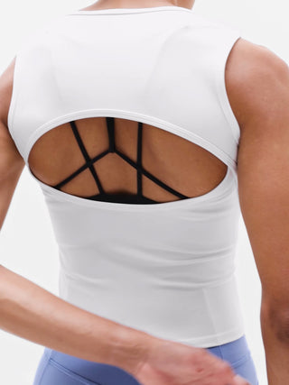 Transcend Camiseta sin mangas con espalda abierta.