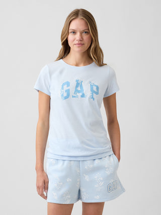 Camiseta con logo de Gap.
