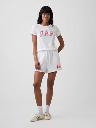 Camiseta con logo de Gap.