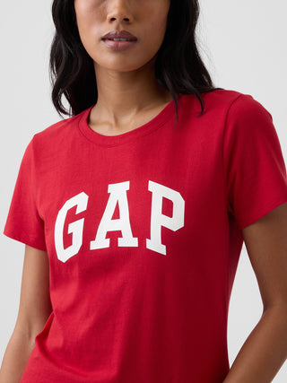 Camiseta con logo de Gap.